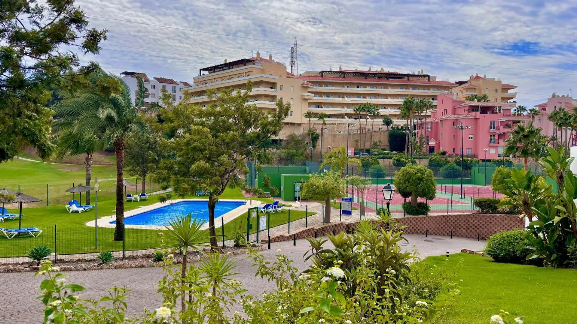 Precioso Apartamento En Riviera Con Vistas Al Mar Y Al Golf Apartment Malaga