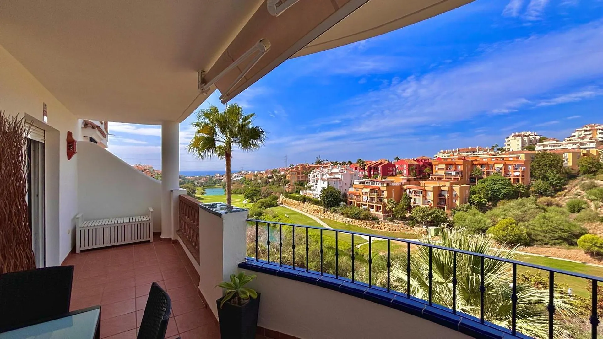Precioso Apartamento En Riviera Con Vistas Al Mar Y Al Golf Apartment Malaga Spain
