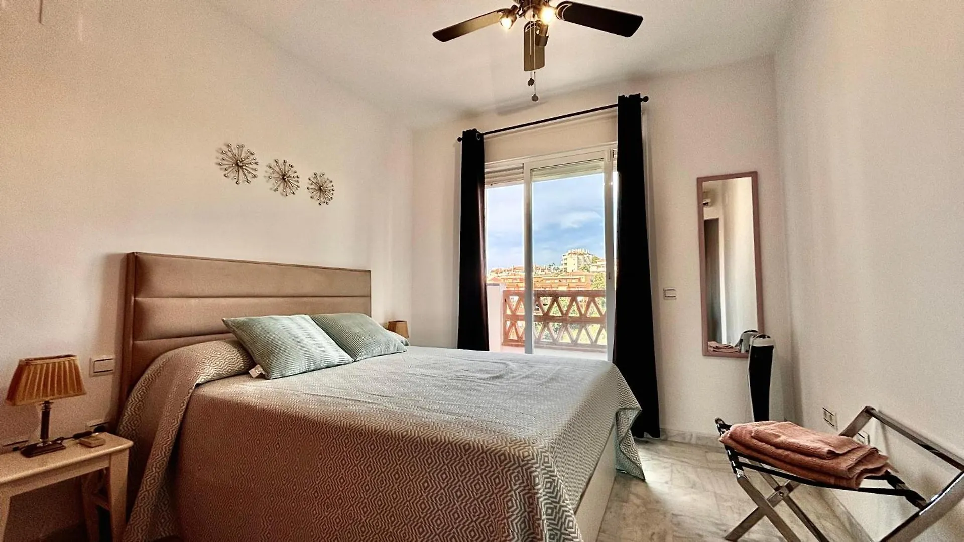 Precioso Apartamento En Riviera Con Vistas Al Mar Y Al Golf Apartment Malaga